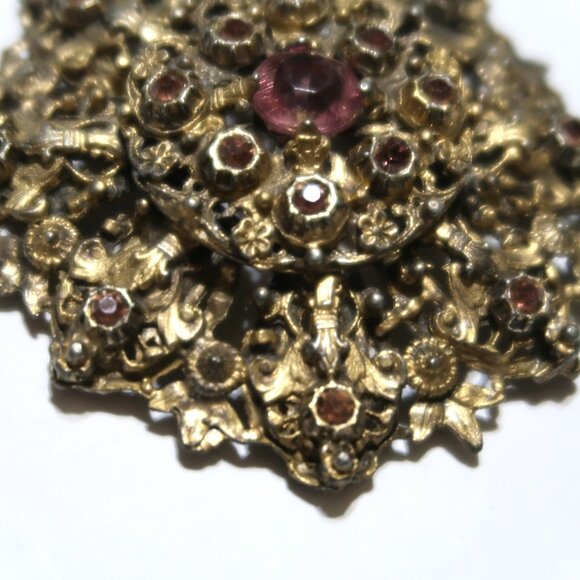 LIMITED TIME SALE Gorgeous 1920s Gold Filled Large Brooch with Pink Jewels - Picture 3 of 3